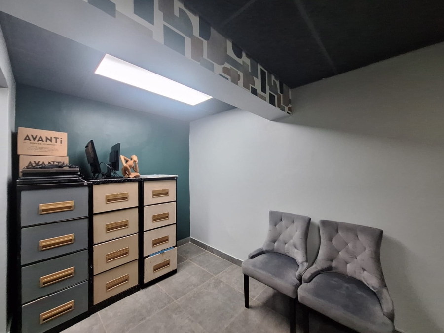 To Let commercial Property for Rent in Melodie North West